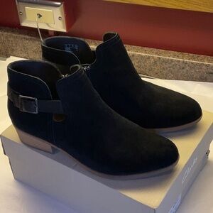 Clarks Addiy Carisa Black Suede Ankle Boots 9M
